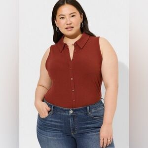 Fitted Super Soft Rib V-Neck Collared Button-Up Crop Tank